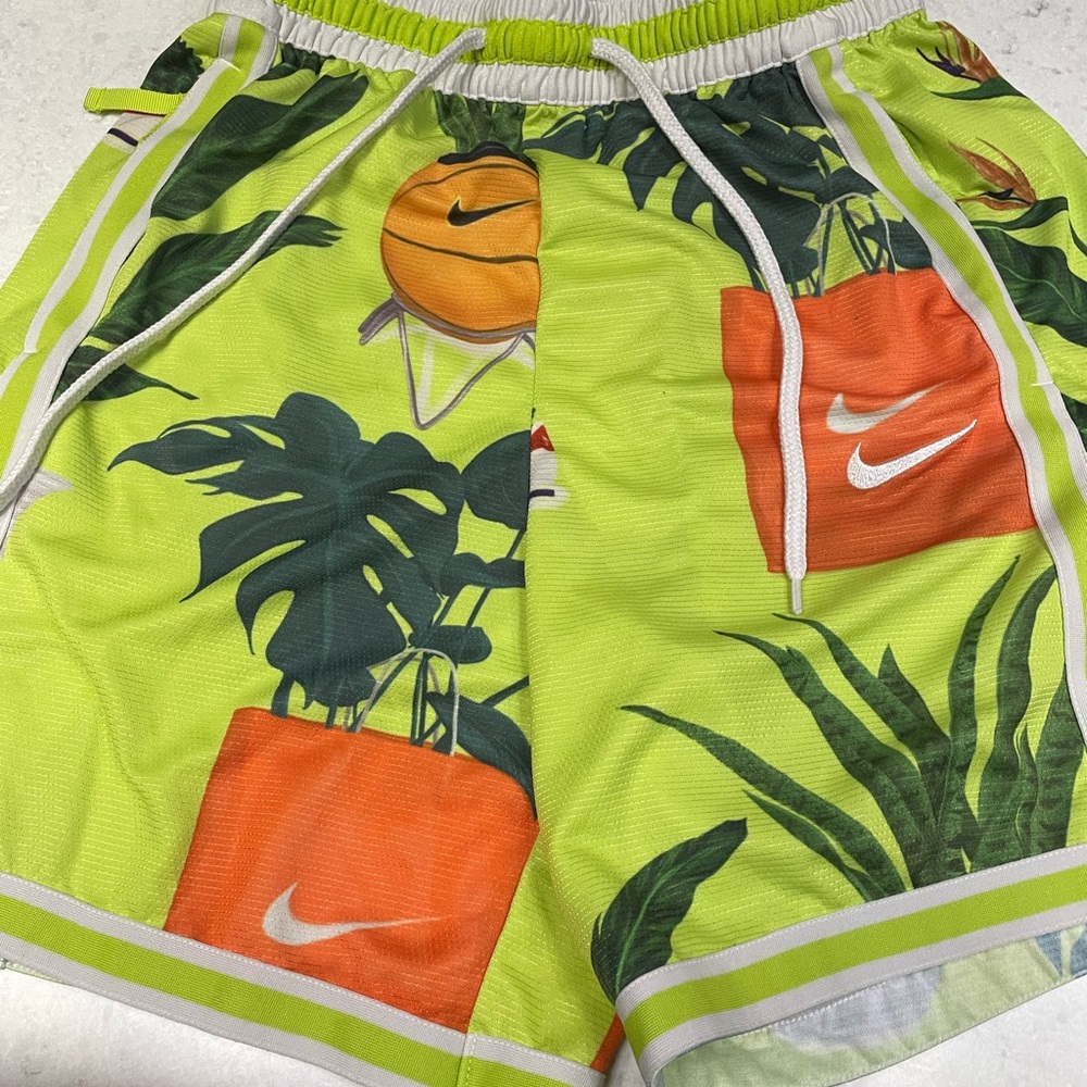 NIKE Hawaiian Basketball Print Shorts
